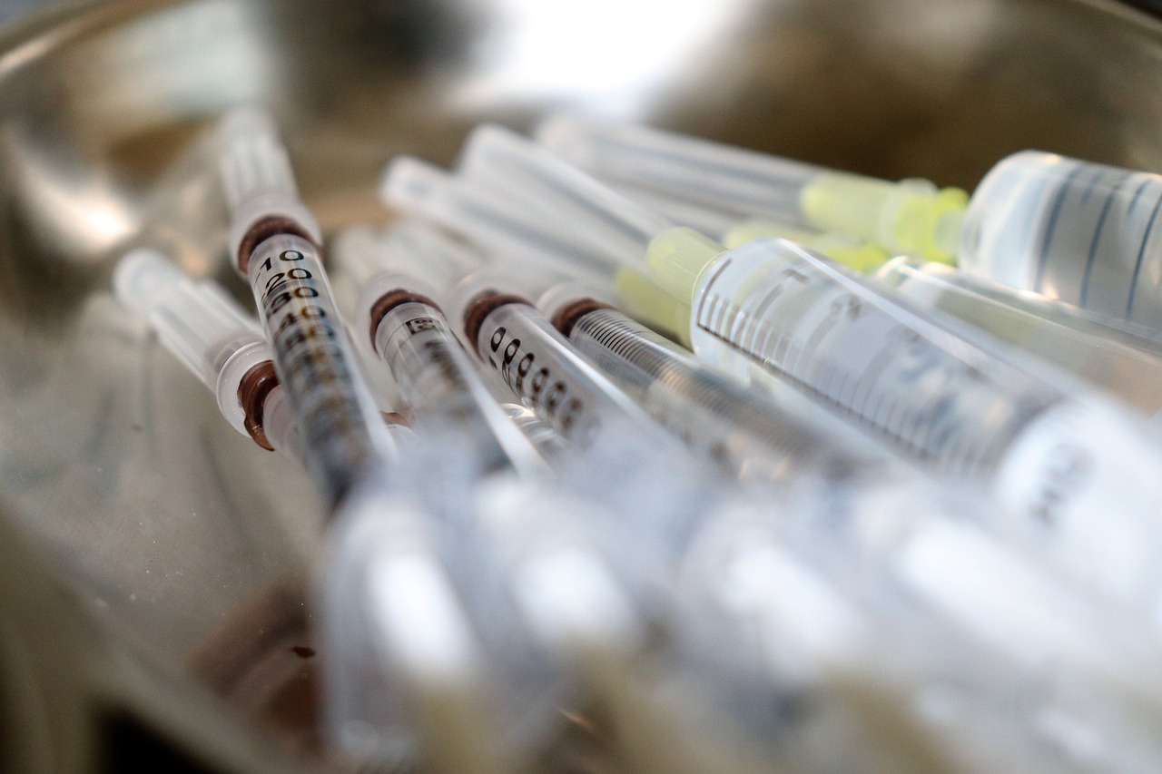 syringes, injections, medication-5057119.jpg